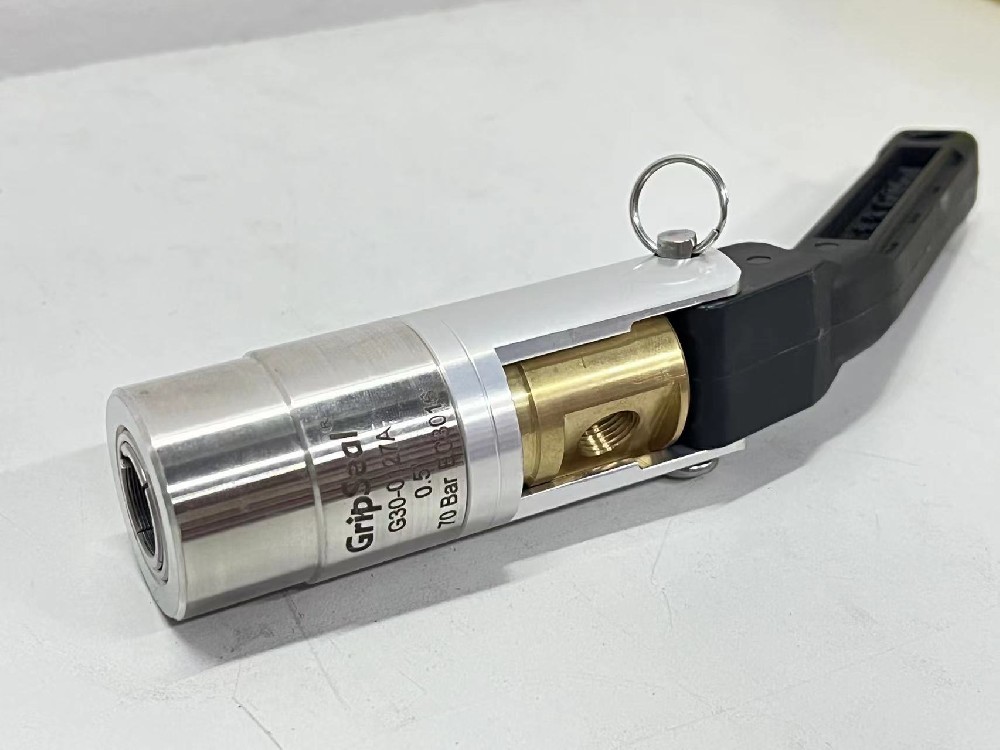 格雷希爾G30高壓外徑快速密封連接器發(fā)動機冷卻水道測試方法